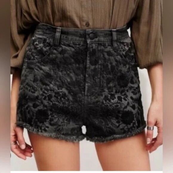 Free People Etienne Fields Black/Black Floral Embroidered Hi Waist Short… - Picture 1 of 12